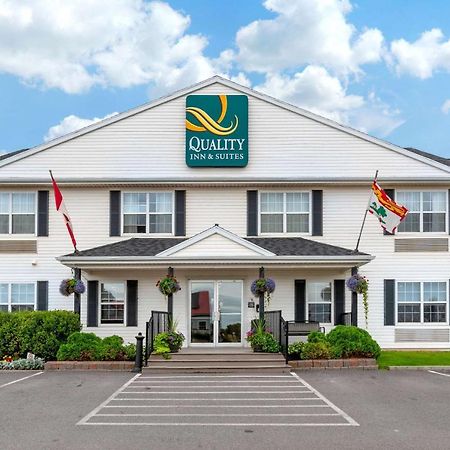 Quality Inn & Suites Cornwall Exterior foto