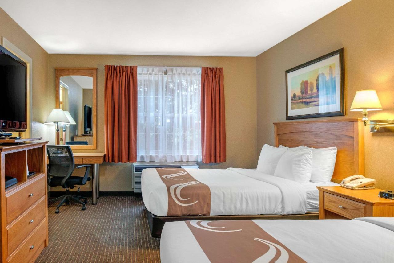 Quality Inn & Suites Cornwall Exterior foto