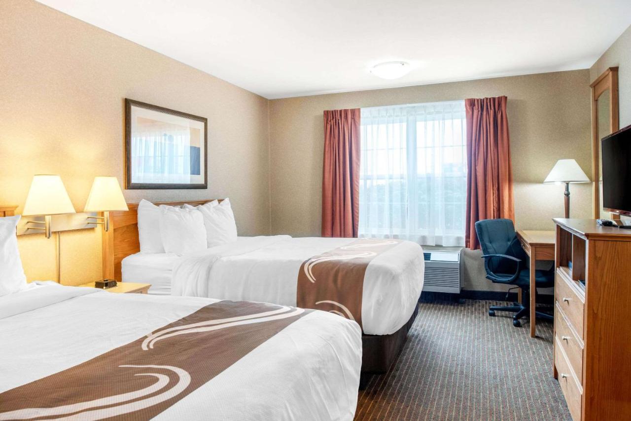 Quality Inn & Suites Cornwall Exterior foto